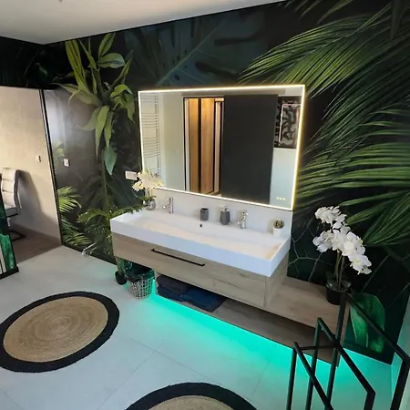 Maison Chez Nounou Sauna Jacuzzi Jardin Arbore Non Cloture Ferienhaus *