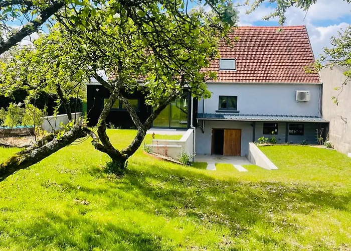 Dom wakacyjny Maison Chez Nounou Sauna Jacuzzi Jardin Arbore Non Cloture *